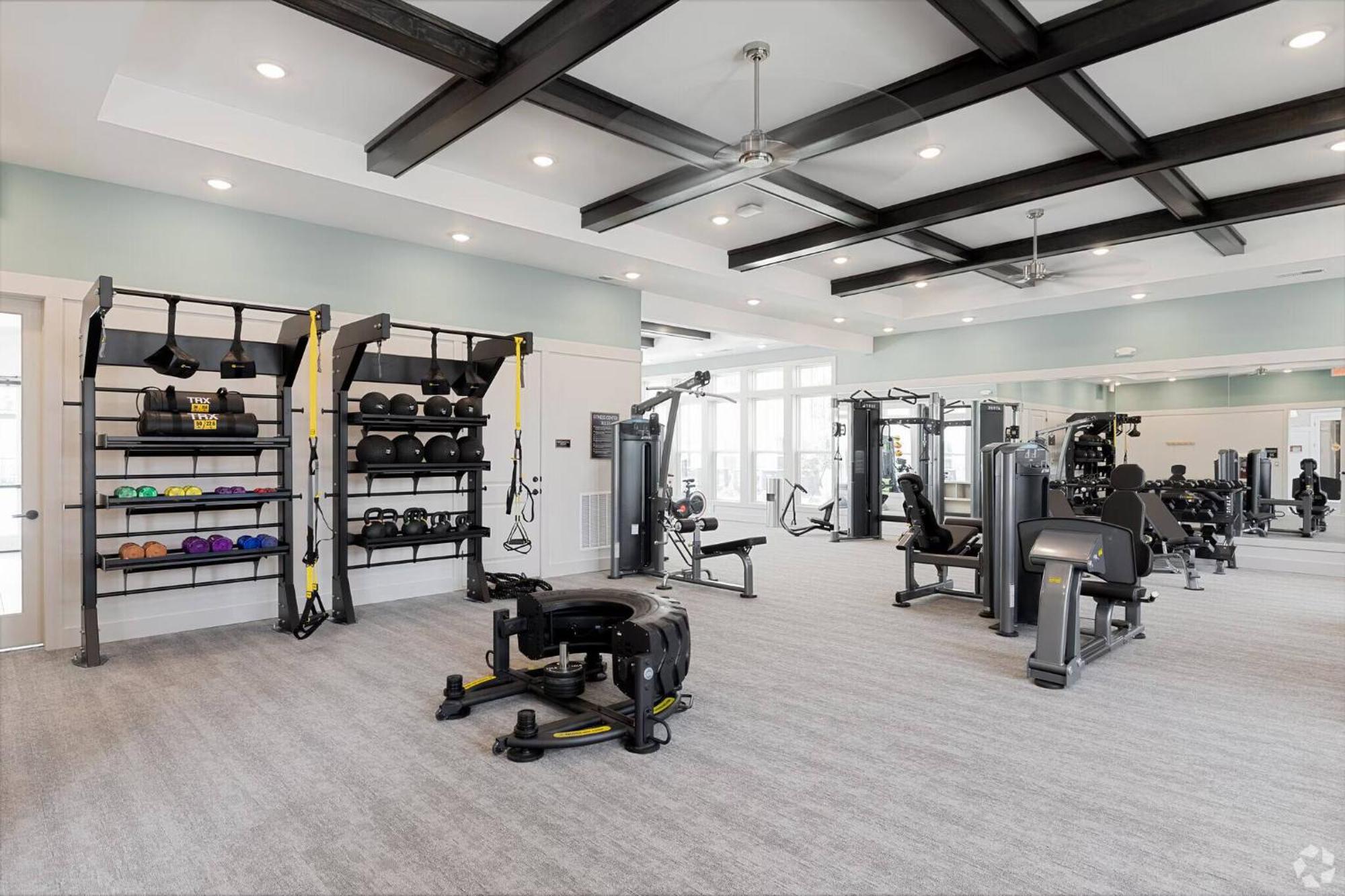 Complete Spacious King Retreat W Gym Pool Close To Parks Apartment Orlando