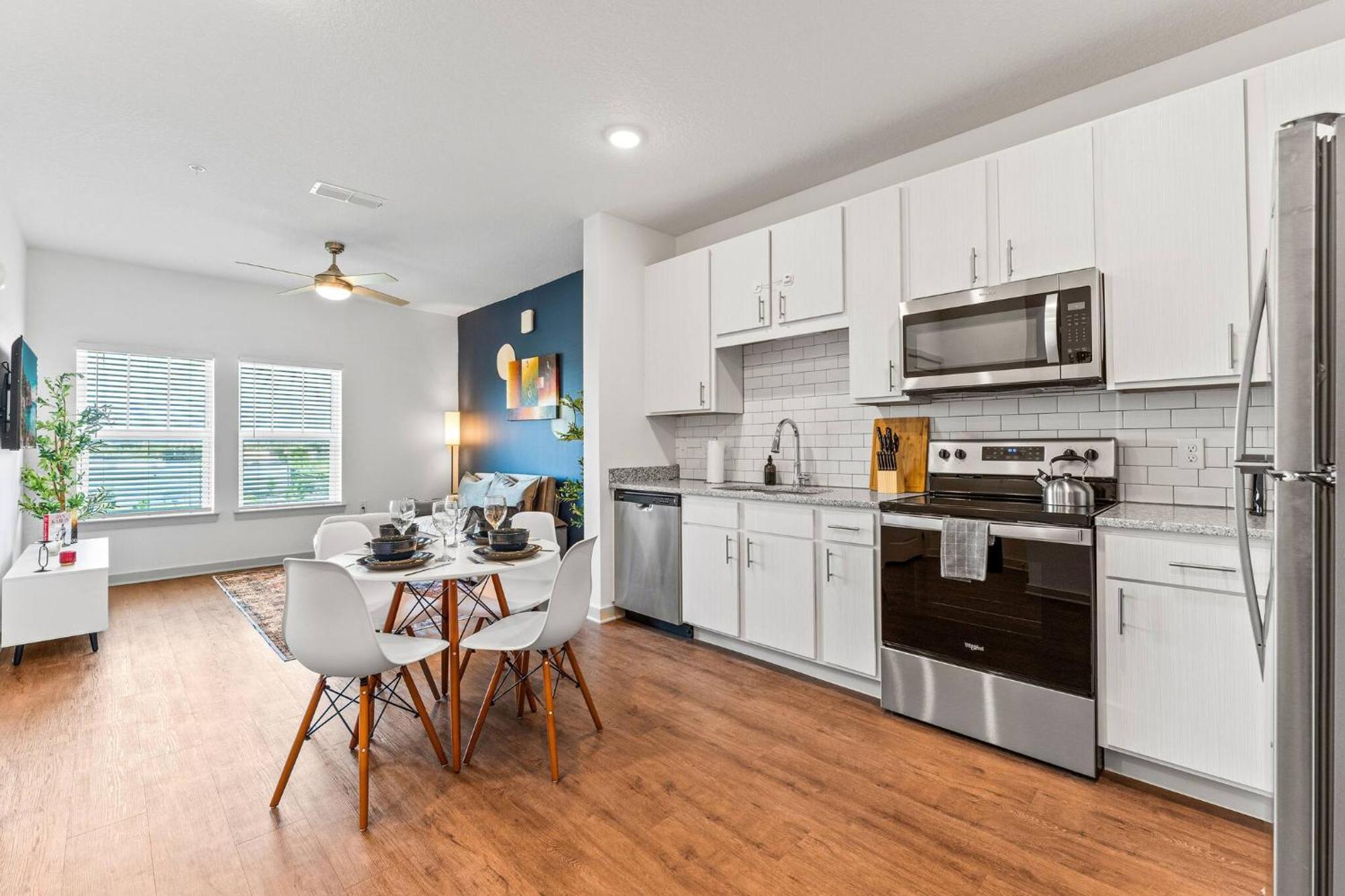 Complete Spacious King Retreat W Gym Pool Close To Parks * Orlando