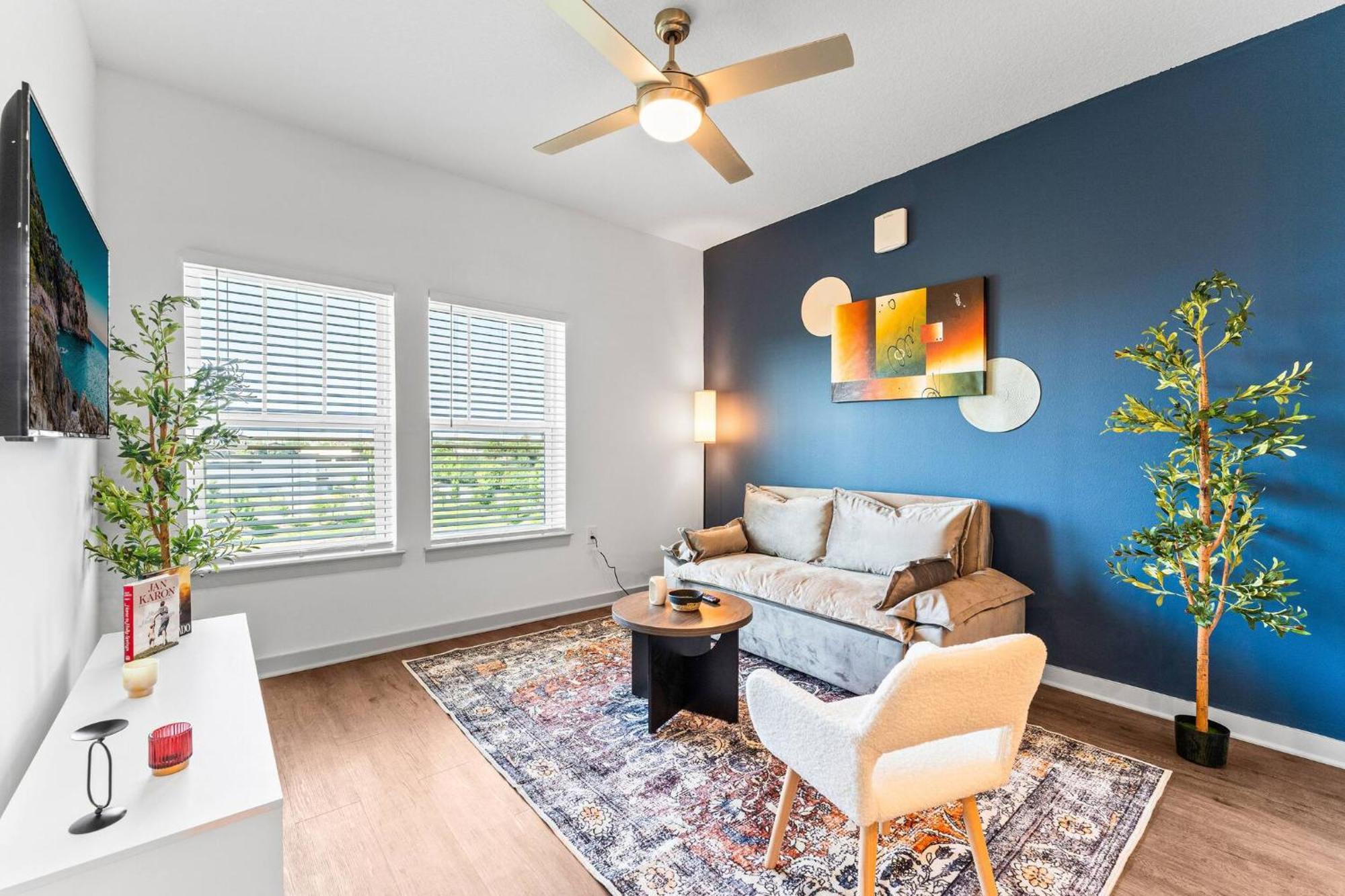 Complete Spacious King Retreat W Gym Pool Close To Parks *